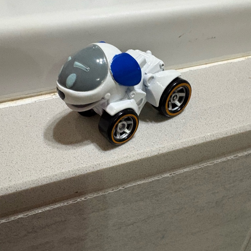 Paw patrol Robo dog true metal die-cast car - Picture 2 of 4